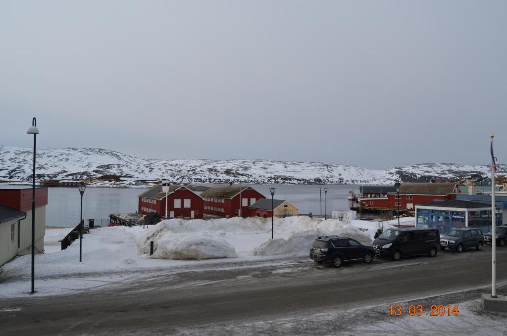Mehamn Arctic Hotel Buitenkant foto