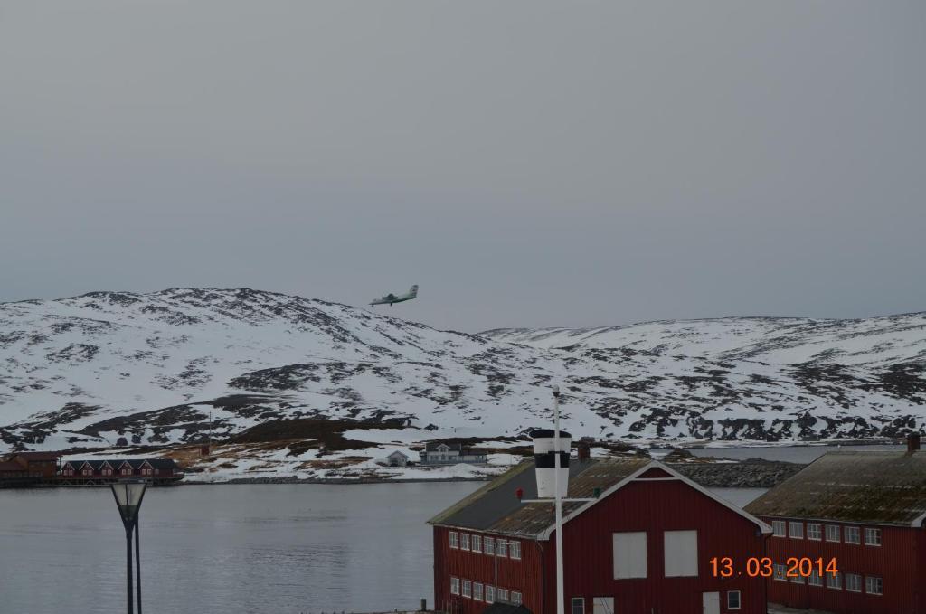 Mehamn Arctic Hotel Buitenkant foto
