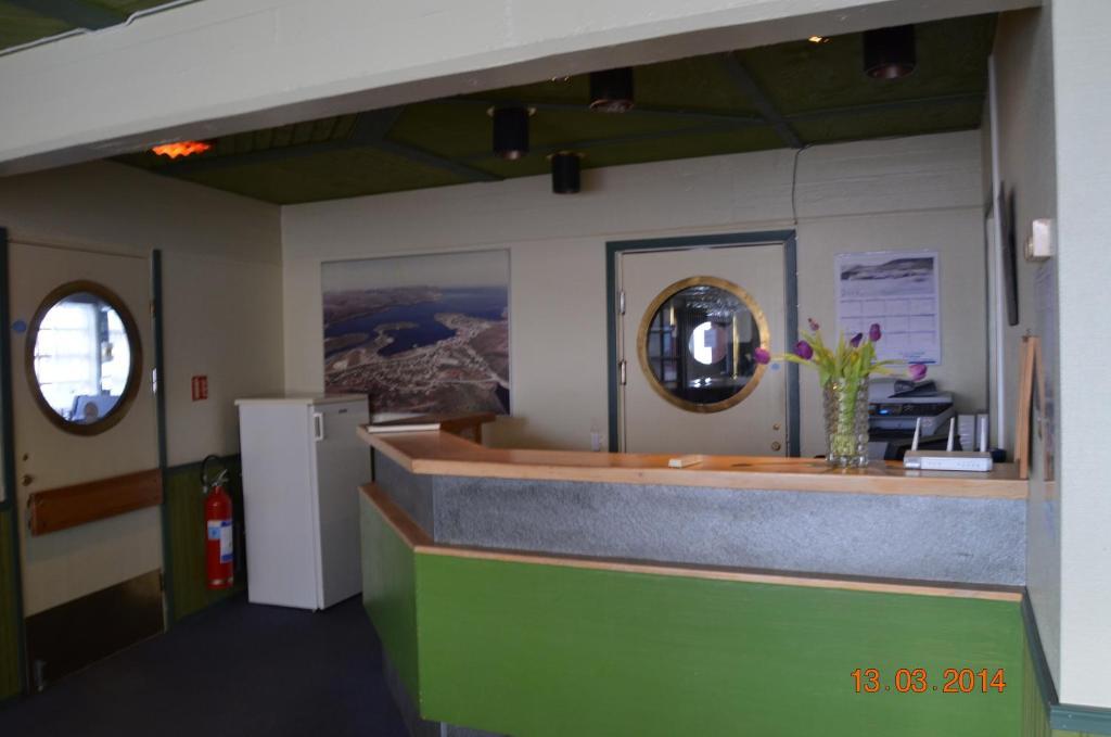 Mehamn Arctic Hotel Buitenkant foto