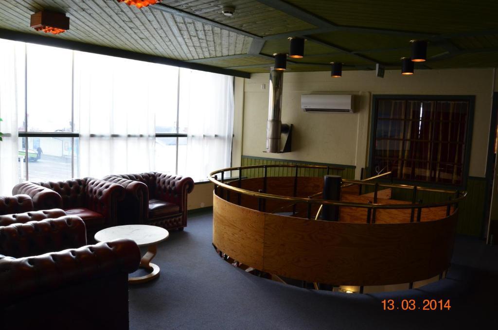 Mehamn Arctic Hotel Buitenkant foto